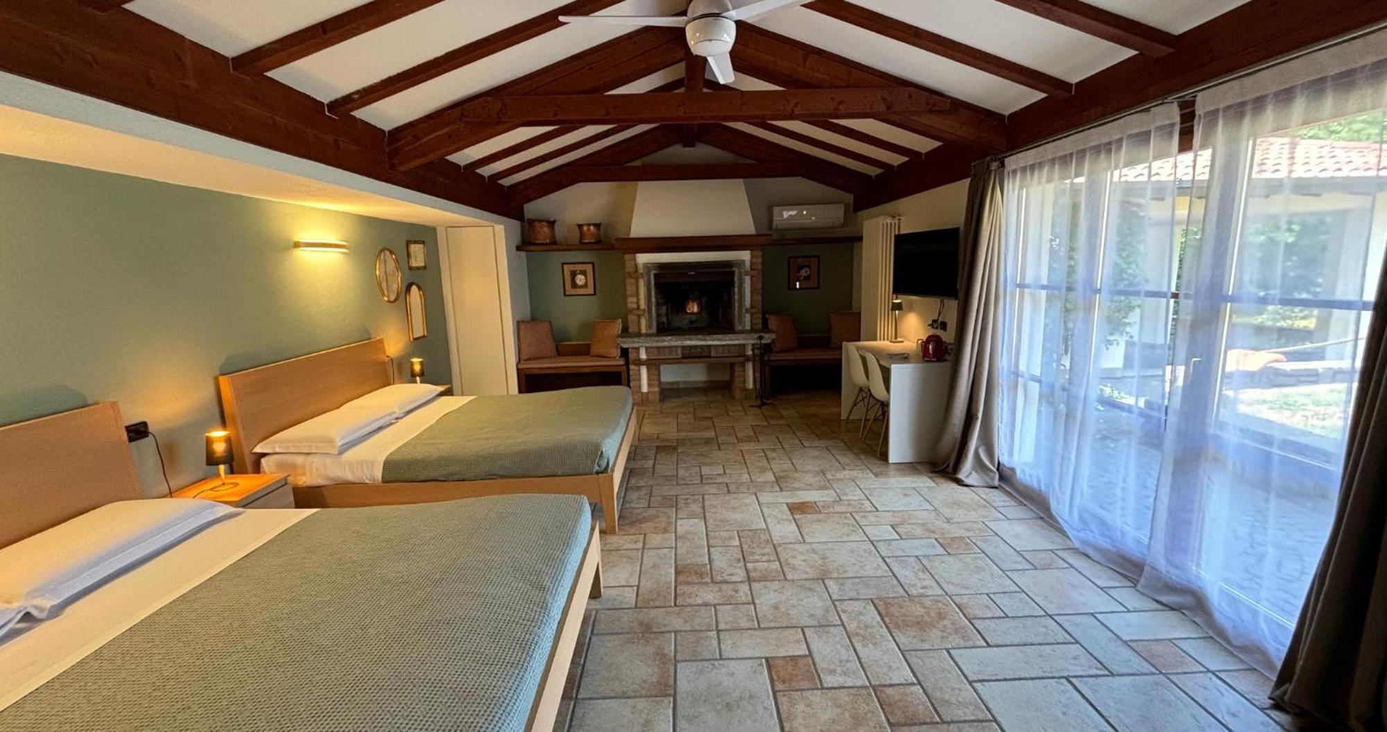 Bed and Breakfast Casa Ceruti Villa Guardia Екстер'єр фото
