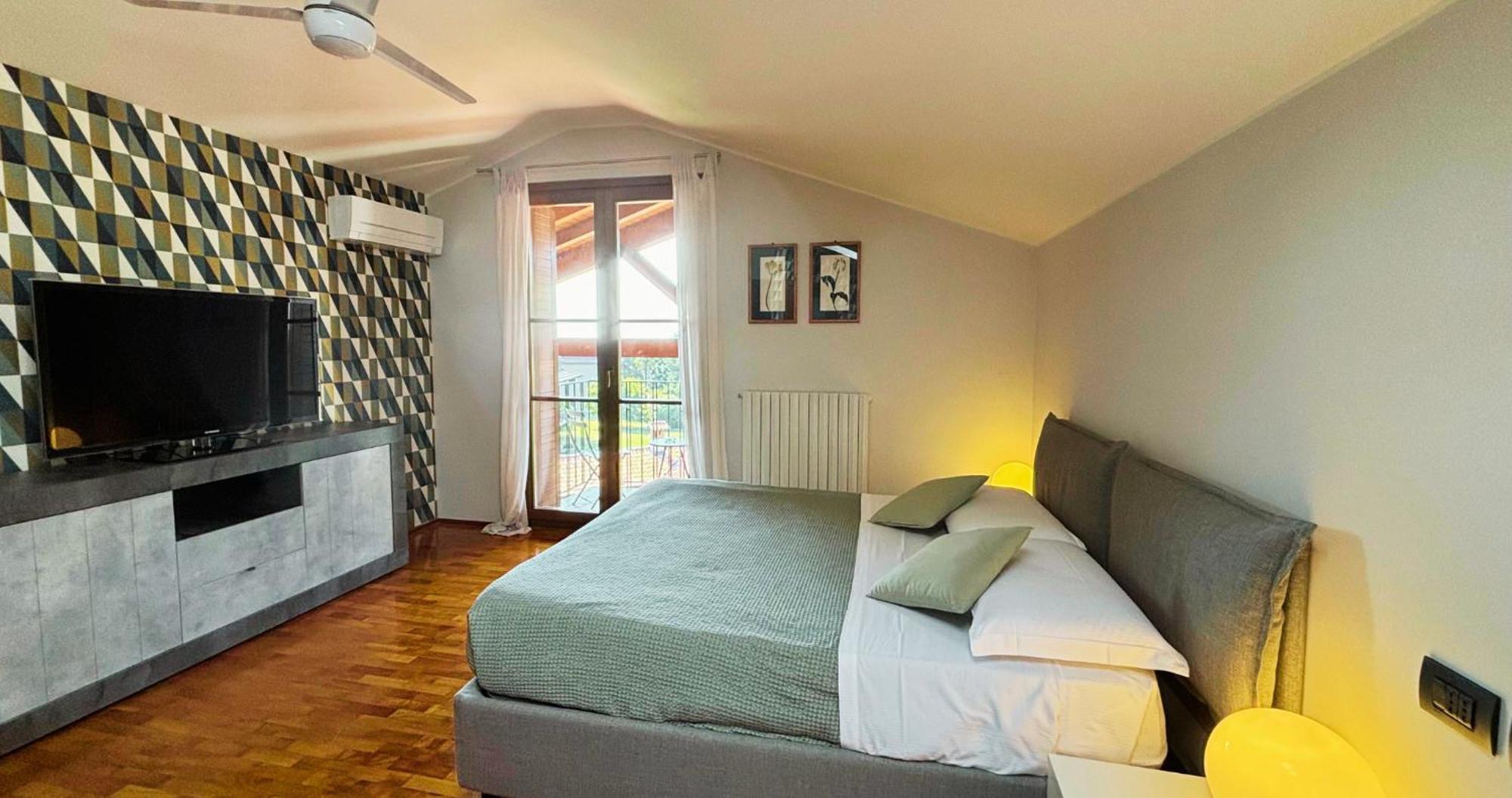 Bed and Breakfast Casa Ceruti Villa Guardia Екстер'єр фото