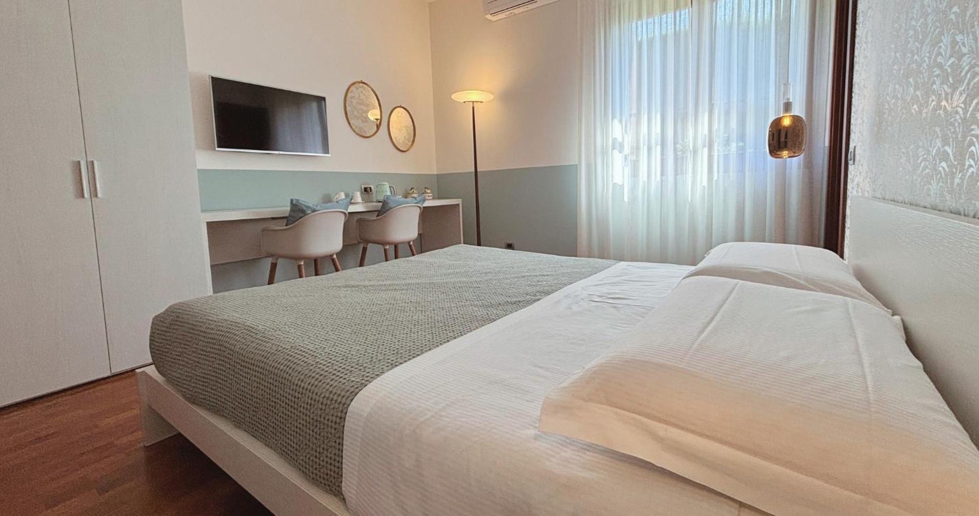 Bed and Breakfast Casa Ceruti Villa Guardia Екстер'єр фото