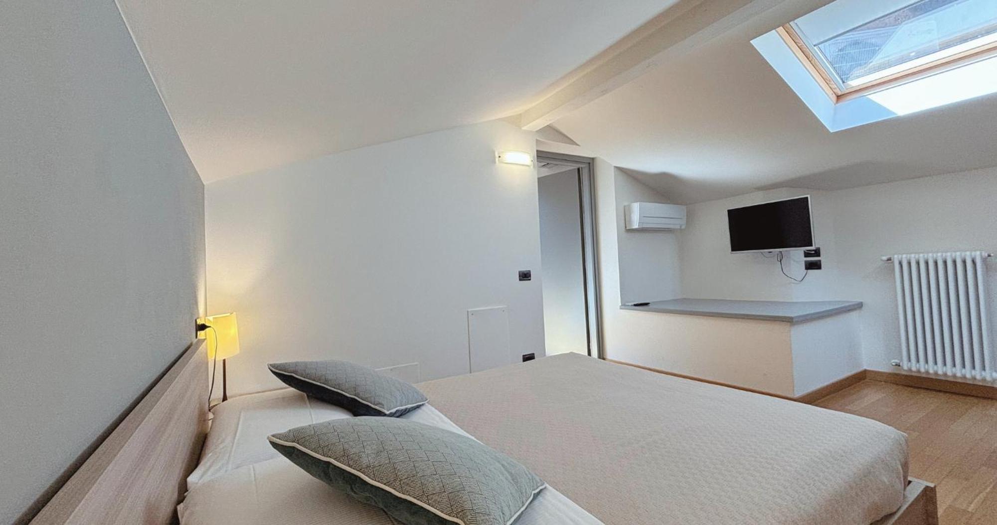 Bed and Breakfast Casa Ceruti Villa Guardia Екстер'єр фото