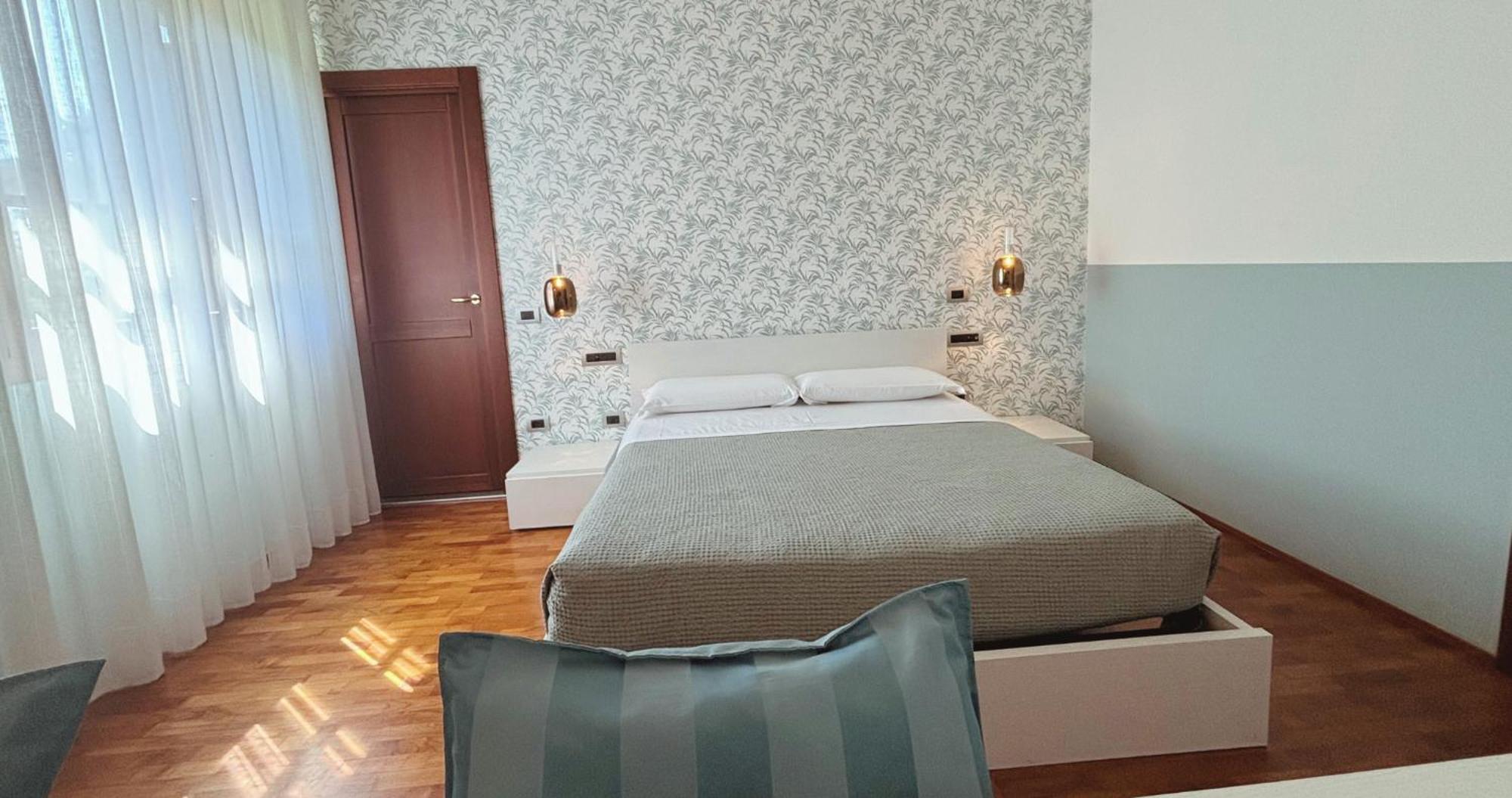 Bed and Breakfast Casa Ceruti Villa Guardia Екстер'єр фото